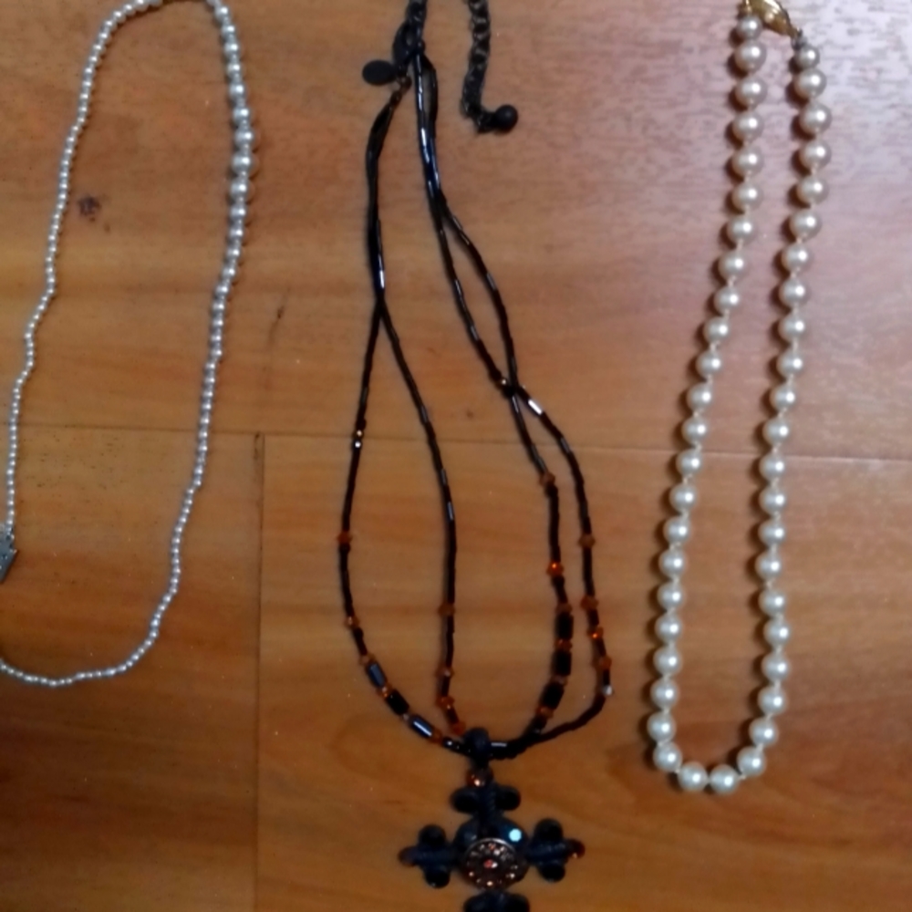 Women's jewelry bundle different brands and styles...